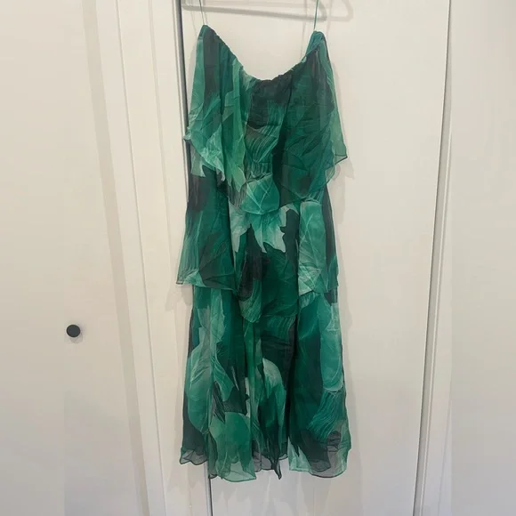 Petal & Pup Strapless Green Dress - Picture 6 of 7